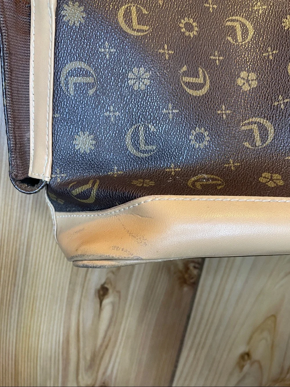 CL America logo bag
